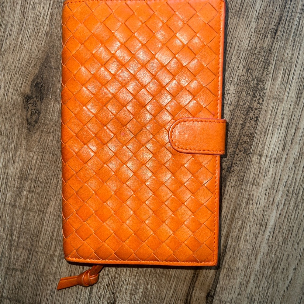 AUTHENTIC Bottega Veneta EUC Orange ๐ Wallet with Clasp - Picture 9 of 14